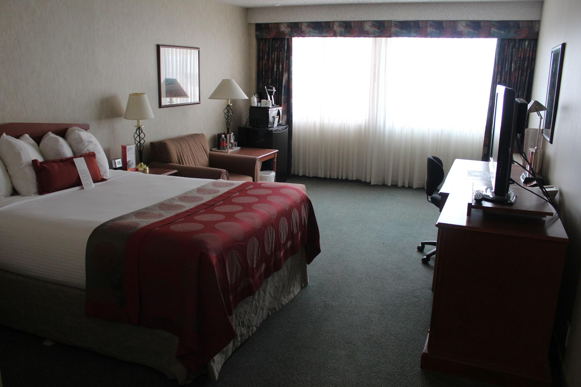 Ramada Plaza By Wyndham Regina Downtown Hotel Exterior photo