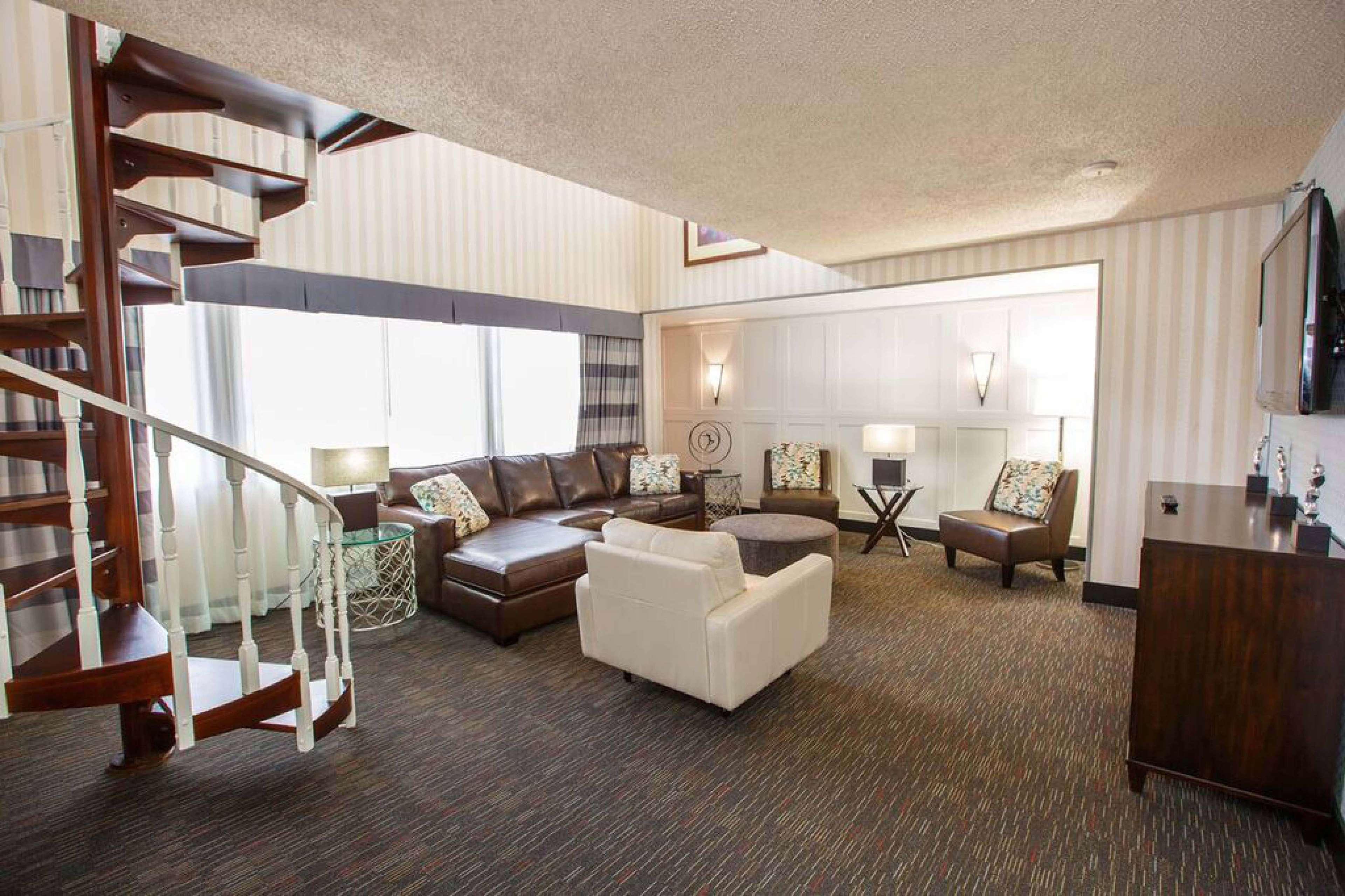 Ramada Plaza By Wyndham Regina Downtown Hotel Exterior photo